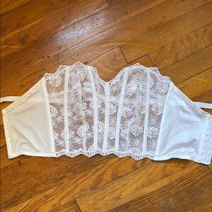 Victoria's Secret White Lace Bra with Boning